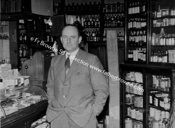 PORTRAIT OF GRAHAM URCH  ST STEPHENS GREEN  CHEMIST